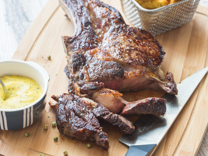 Côte de bœuf au jus de vin rouge et à l'échalote